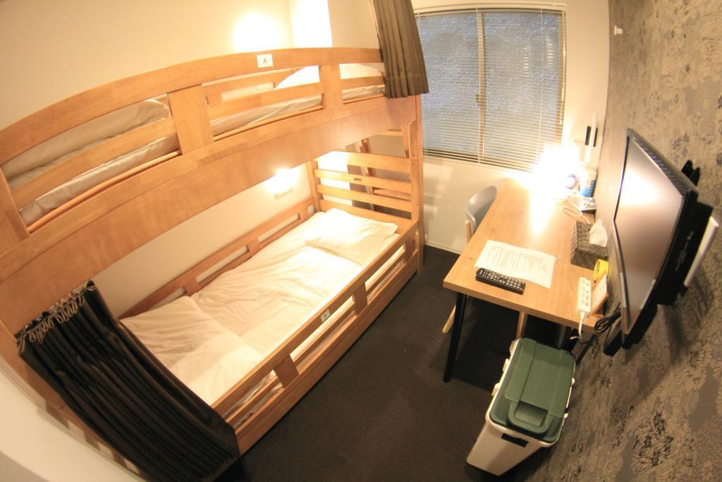 Yadokari Namba Hostel Осака Экстерьер фото