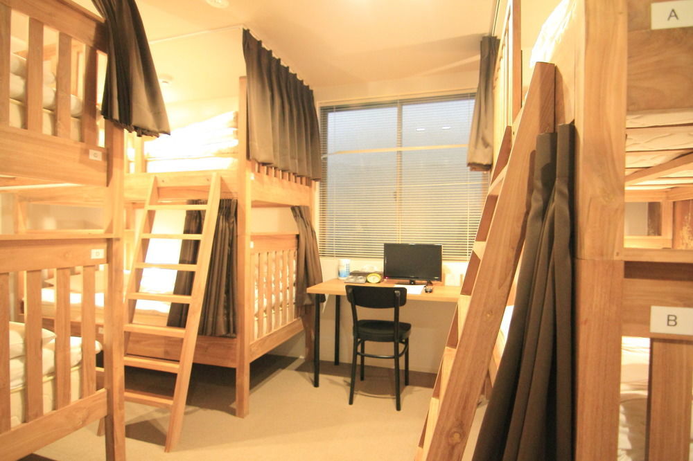 Yadokari Namba Hostel Осака Экстерьер фото