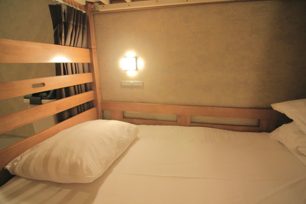 Yadokari Namba Hostel Осака Экстерьер фото