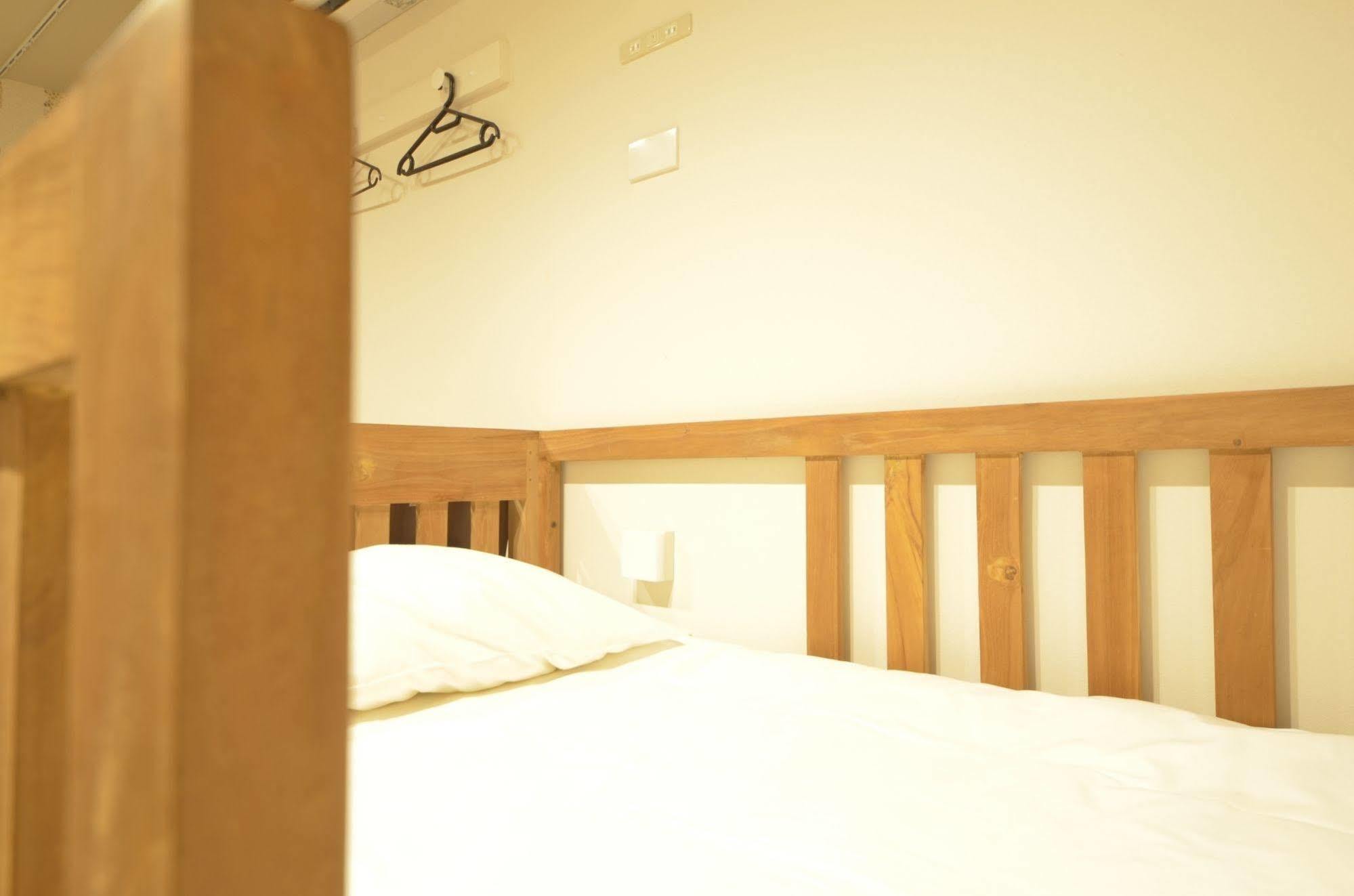 Yadokari Namba Hostel Осака Экстерьер фото